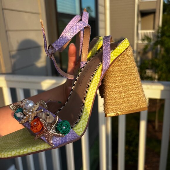 Mermaid Shoes Size 6 - Picture 3 of 4